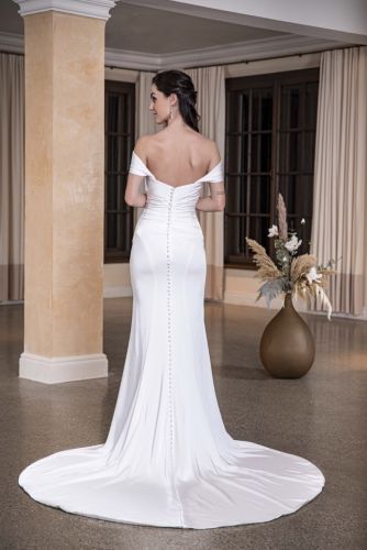 NR24-DY33335-back-DRESS-MY-YES-ELEGANT-FIGURBETONT