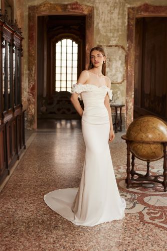 BRAUTKLEID GALA-BRIDAL-25.13 HALIMA (2)-figurbetont-elegant